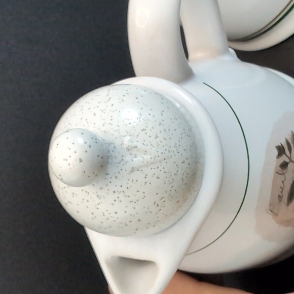 Vintage Savory Tyme set of 2 Vinegar & Oil Decanter Set. - Picture 5 of 13